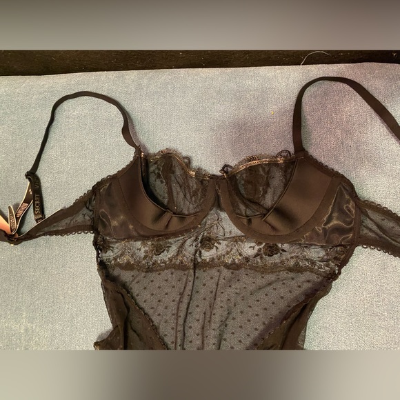 NWT VS lace bodysuit - Picture 9 of 11